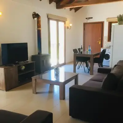 Love Holiday Suite 2