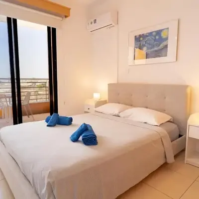 Mirabella Mackenzie 1 Bedroom Flat Near the Sea