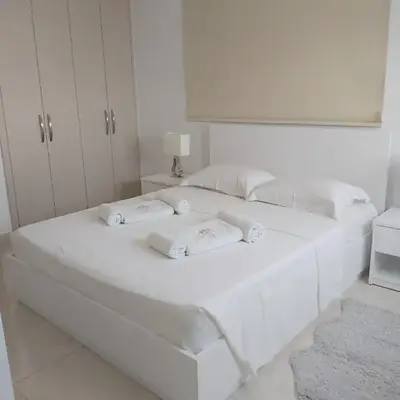 Dinglis Residences 31