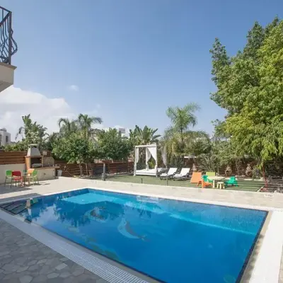 Artemisia Villa