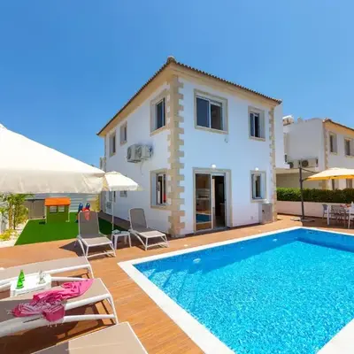 Villa Lantos Central Protaras