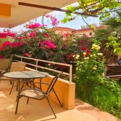 2 bedroom with private garden