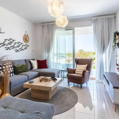 Lemon Tree 1-BR Apt with Terrace & Pool in Livadia