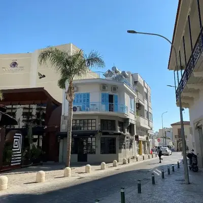 2 bedroom apt in Ermou 4 minute walk beach