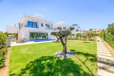 Gallery image of By the Beach Sea Pearl in Paralimni