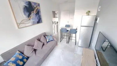 Gallery image of Coastal Chic: Luxury Apt in the Heart of the City! with Smart TV! in Larnaka